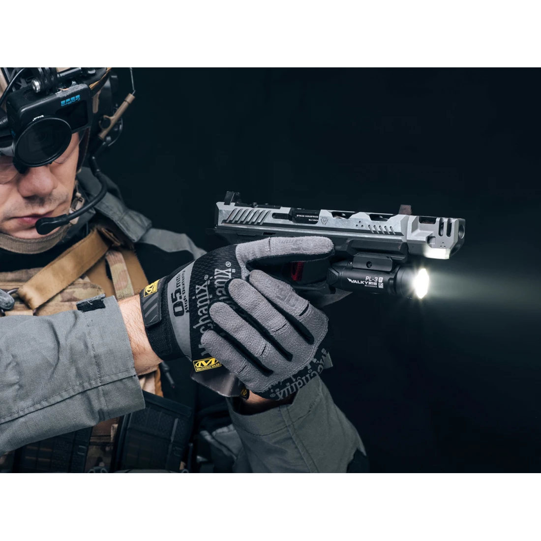 Olightstore Usa Inc PL3RBK PL-3R Valkyrie Black Anodized 300/600/1,000/1,500 Lumens White LED